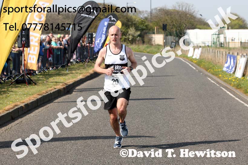 North Tyneside 10k Road Race, Whitley Bay. Photo:  David T. Hewitson/Sports for All Pics
